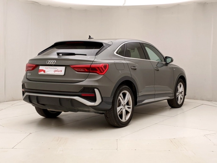 img-3 Audi Q3 Audi U1282689