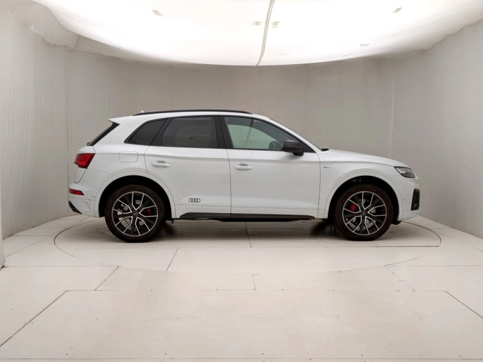 img-2 Audi Q5 Audi U1281454