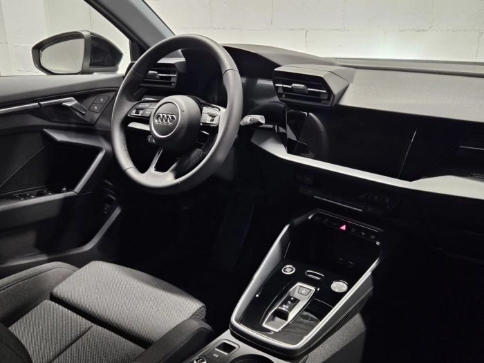 Audi Audi A3 e-tron      1,5    L4  150      DSG MY 25