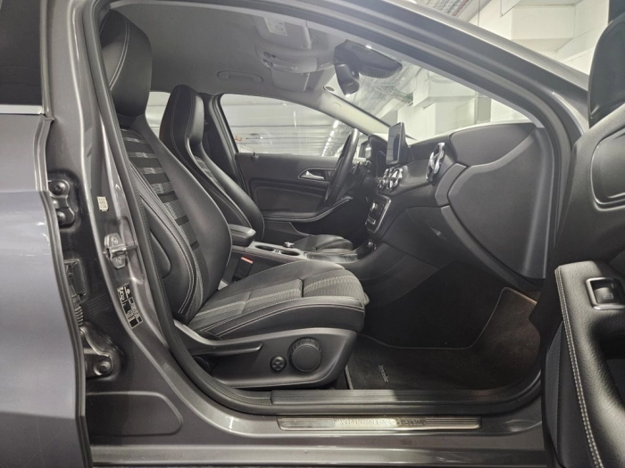 Mercedes-Benz Classe G GLA 180 Sport