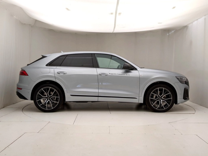 img-2 Audi Q8 Audi N1243957