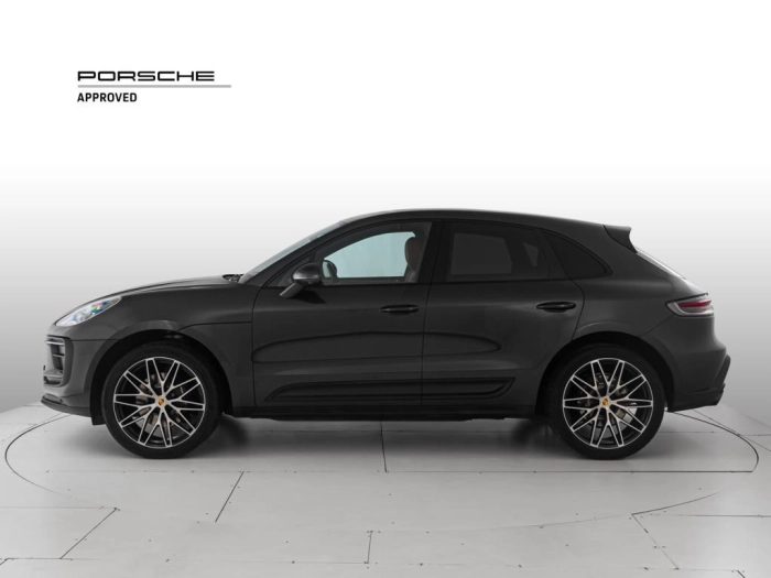 img-1 Porsche Macan Porsche U1282087