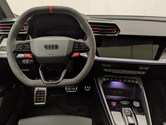 Audi Audi RS3 Spb    qu  2,5    L5  294      DSG MY 25