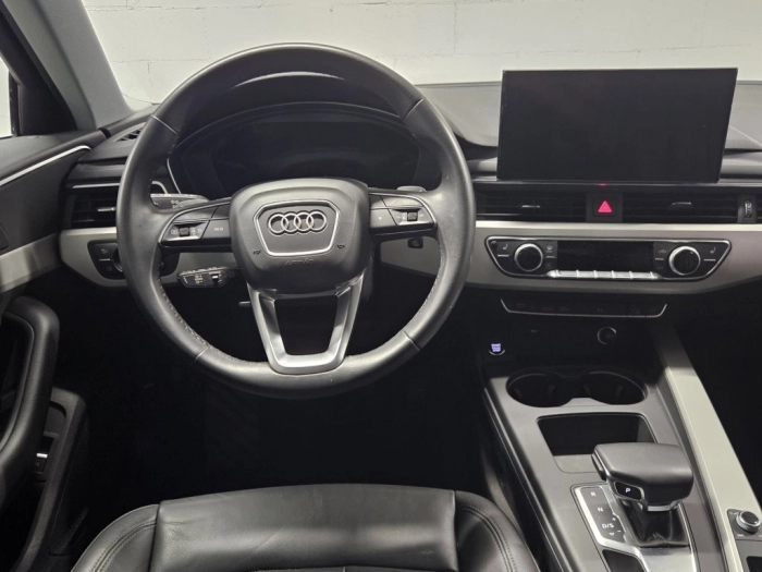 img-3 Audi A4 Audi U1282470