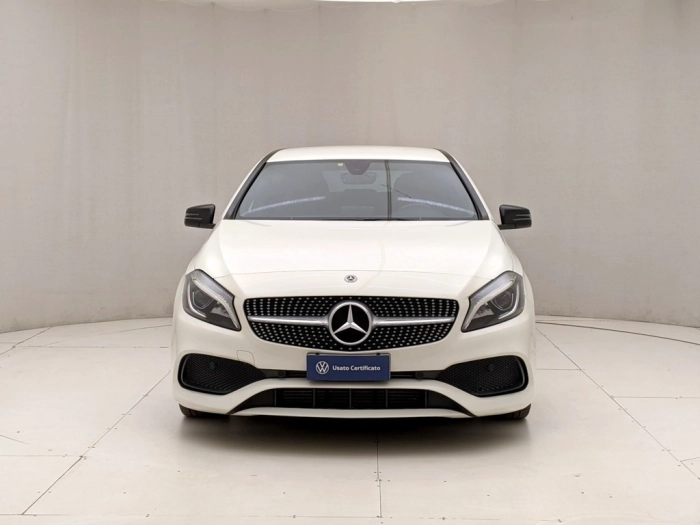 img-1 Mercedes-Benz Classe A Mercedes-Benz U1281453