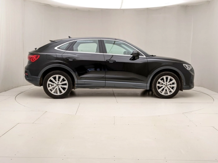 img-2 Audi Q3 Audi U1282509