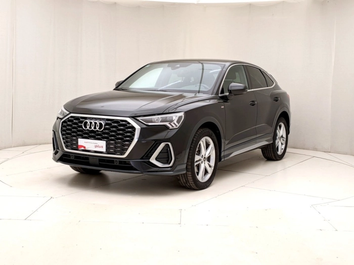 img-0 Audi Q3 Audi U1282880