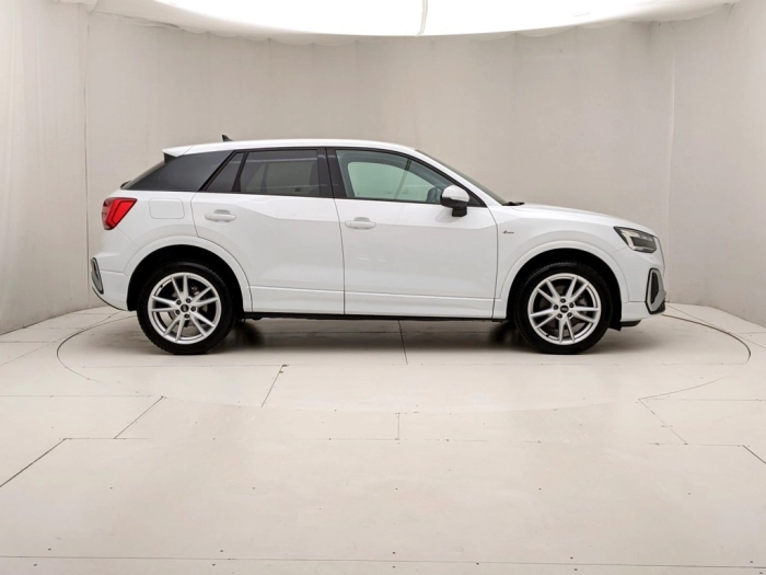img-2 Audi Q2 Audi U1282369