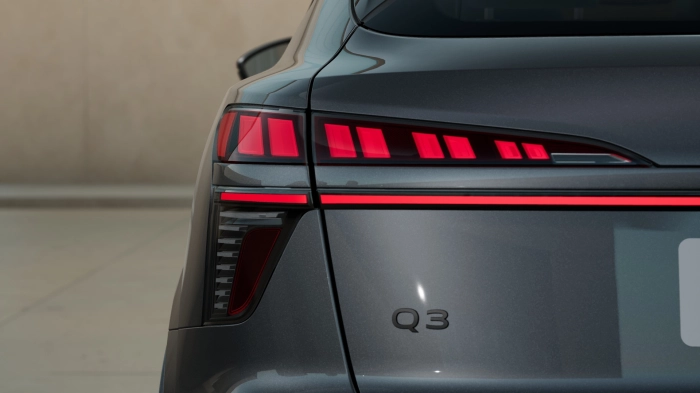 Audi Q3 Q3 Sb    PHEV1,5  L4200    DSG