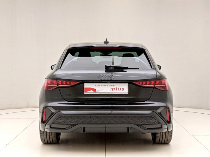 img-4 Audi A3 Audi U1283275