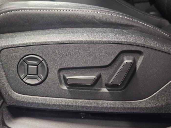 Audi Audi A3 Sedan  TDI  2,0    L4  110      DSG MY 25