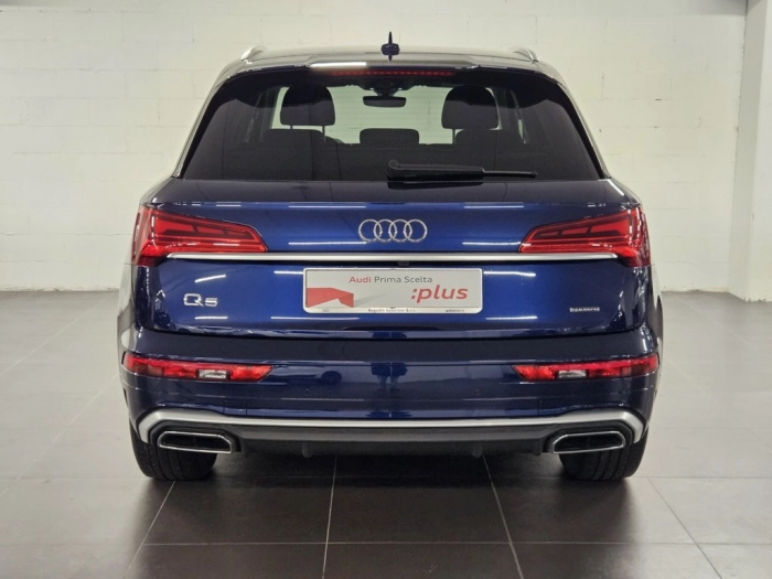 img-4 Audi Q5 Audi U1280167