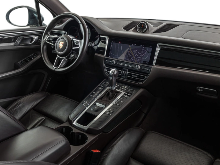 img-3 Porsche Macan Porsche U1282516