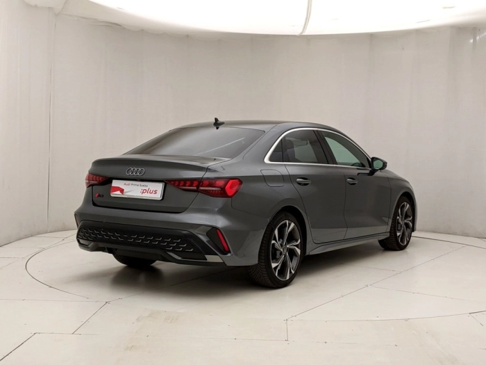 img-3 Audi Audi Audi U1282690