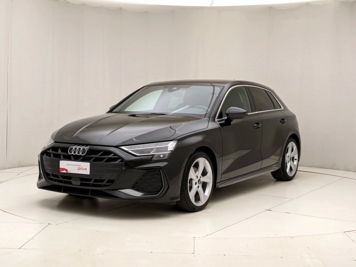 img-0 Audi Audi Audi U1282686