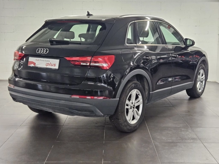 img-1 Audi Q3 Audi U1281946