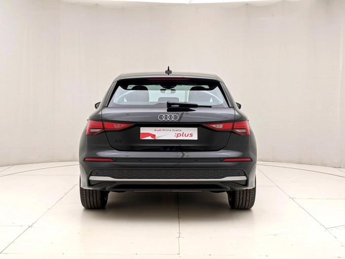 img-4 Audi A3 Audi U1282931