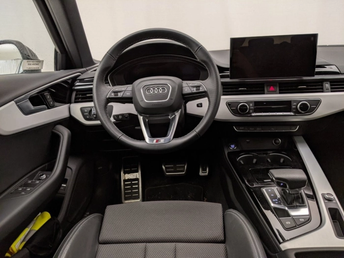 img-3 Audi A4 Audi U1281911