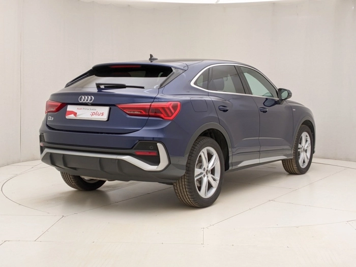img-3 Audi Q3 Audi U1283130