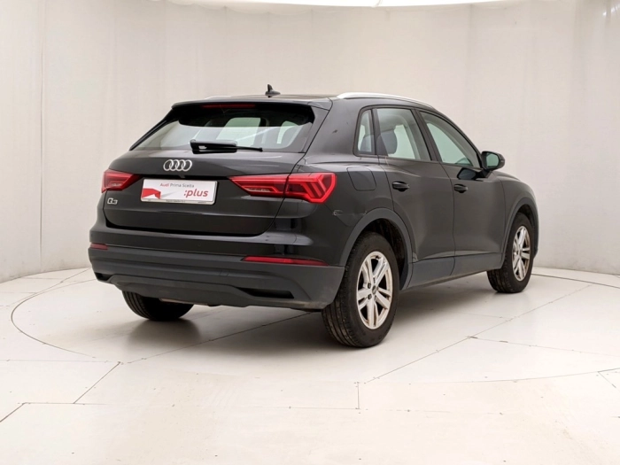 img-3 Audi Q3 Audi U1281576