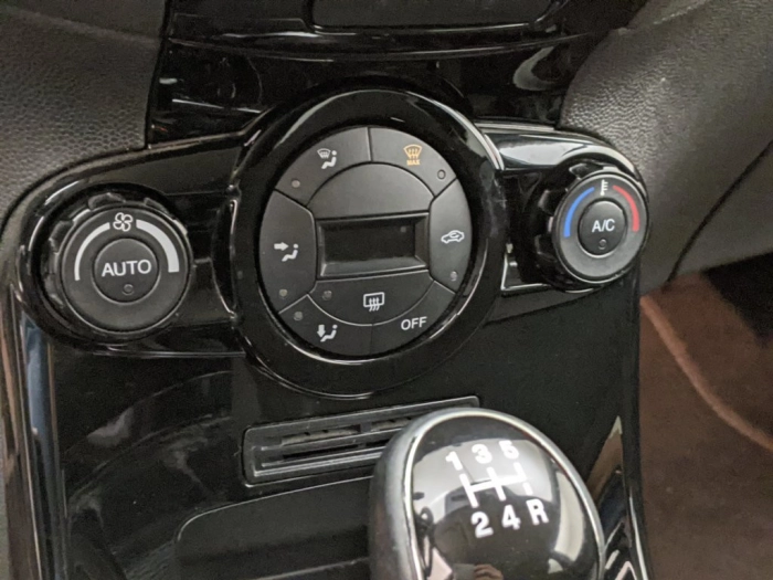 Ford Fiesta Fiesta 1.5 TDCi 75CV 5 porte Titanium