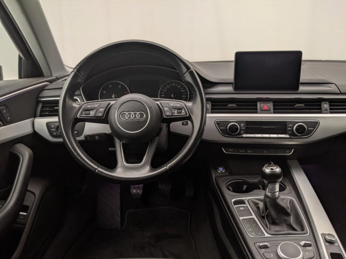 img-3 Audi A4 Audi U1282085