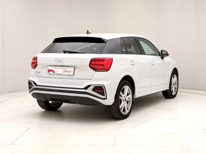 img-1 Audi Q2 Audi U1280082