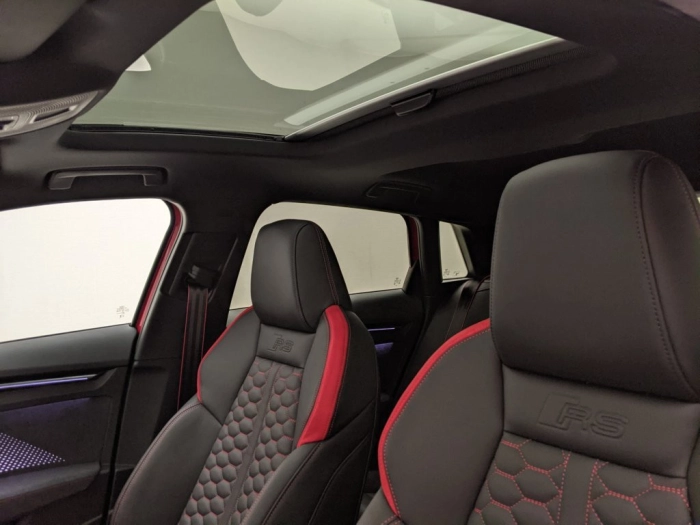 Audi Audi RS3 Spb    qu  2,5    L5  294      DSG MY 25