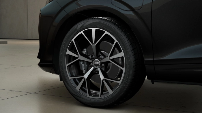 Audi Q3 Q3 Sb    PHEV1,5  L4200    DSG