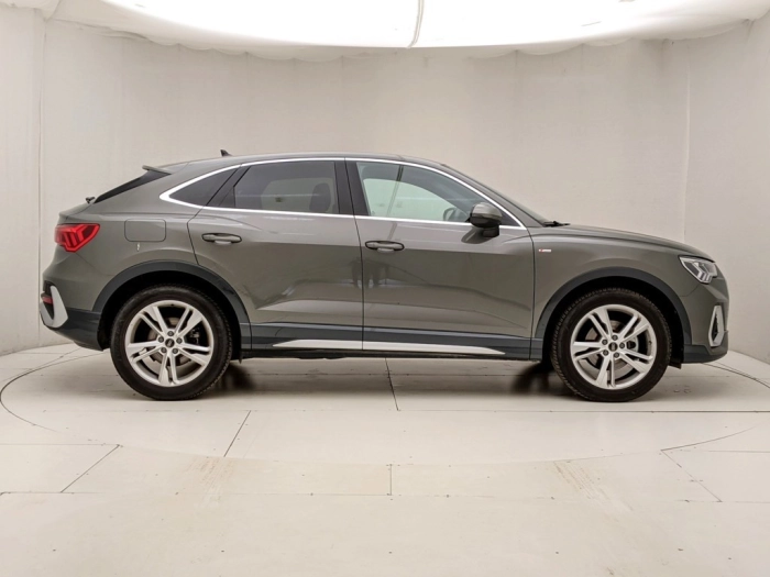 img-2 Audi Q3 Audi U1282689