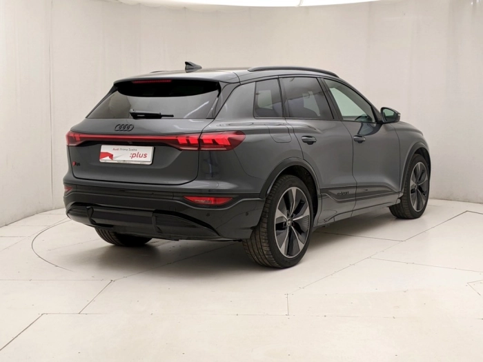 img-1 Audi Q6 Audi N1244822