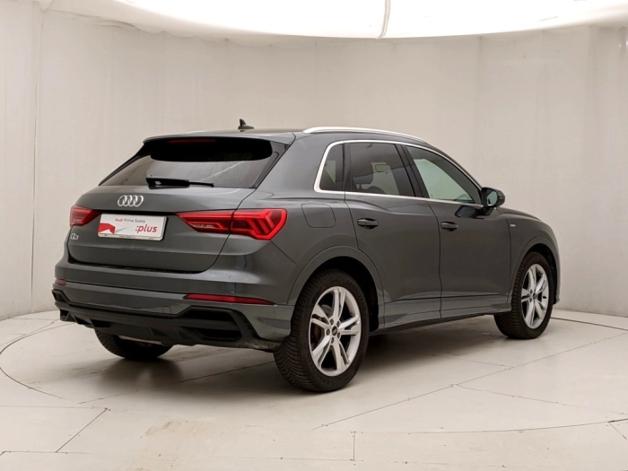 img-3 Audi Q3 Audi U1282692