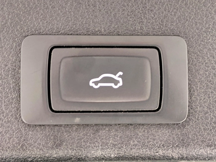 img-4 Audi A4 Audi U1277368