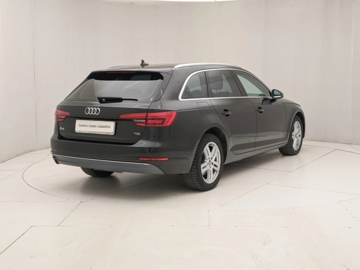 img-1 Audi A4 Audi U1282085