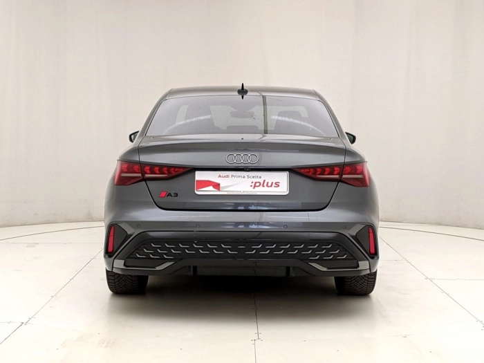 img-4 Audi Audi Audi U1282690