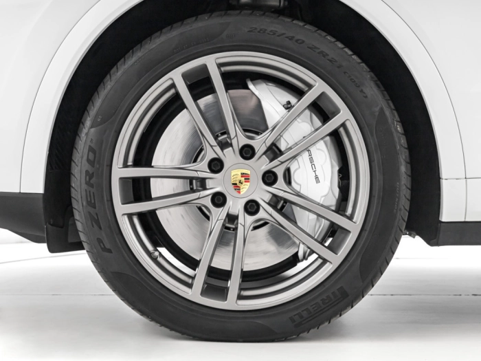 img-4 Porsche Cayenne Porsche U1277068