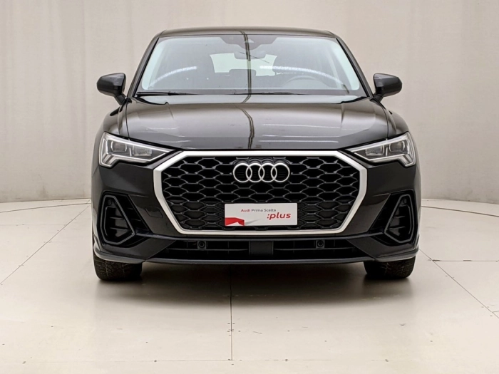 img-1 Audi Q3 Audi U1282509