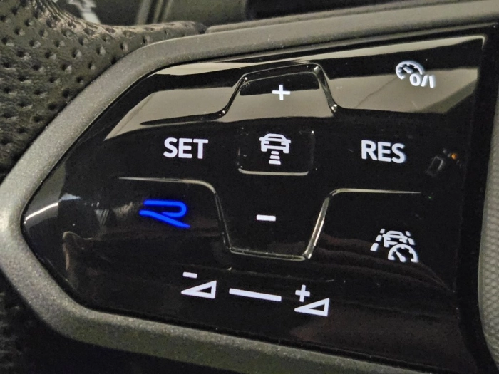 Volkswagen Golf Golf 2.0 TSI R DSG 4Motion