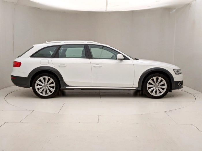 img-2 Audi A4 Audi U1282402