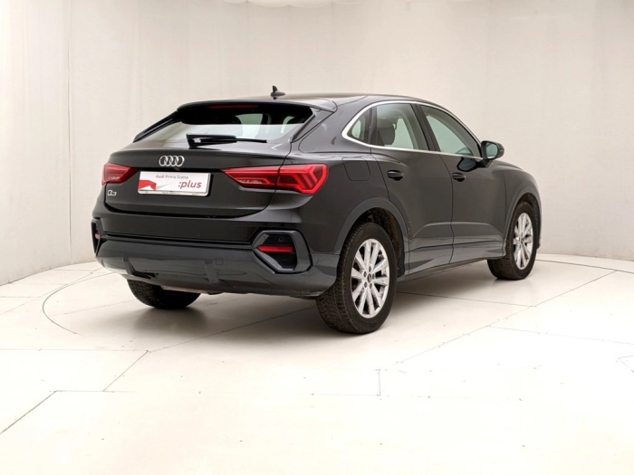 img-3 Audi Q3 Audi U1282509