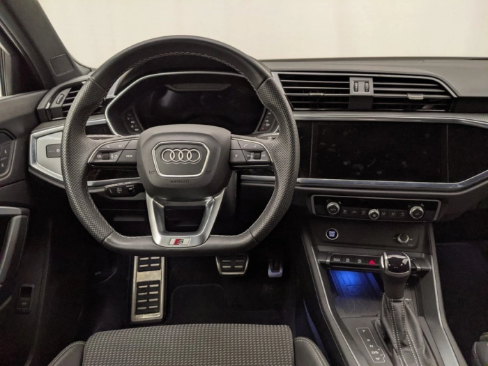 Audi Q3 Q3 SB TDI    2,0  L4110    A7 MY 25