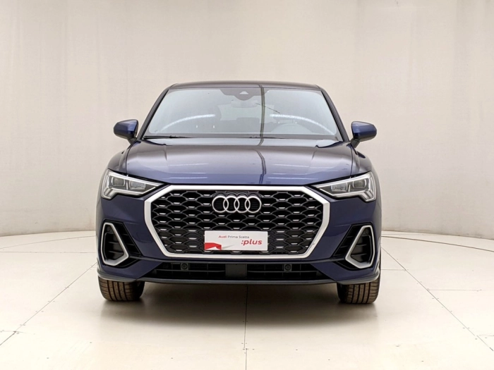 img-1 Audi Q3 Audi U1283130