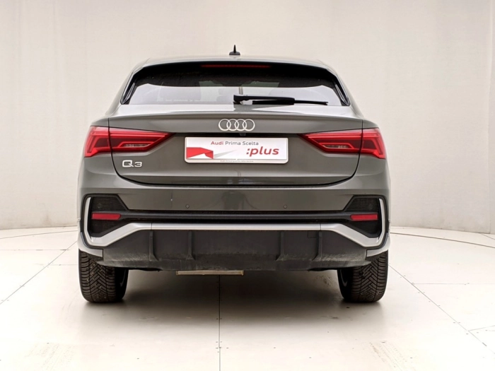 img-4 Audi Q3 Audi U1282689