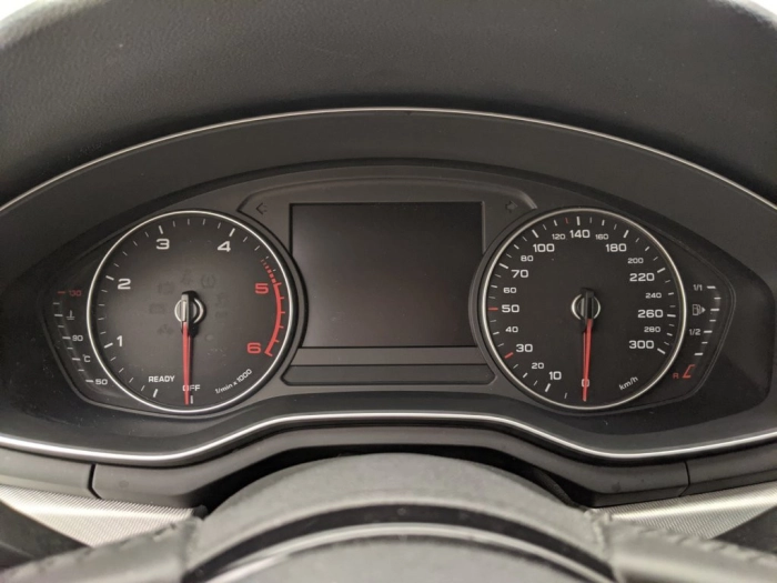 img-4 Audi A4 Audi U1282085