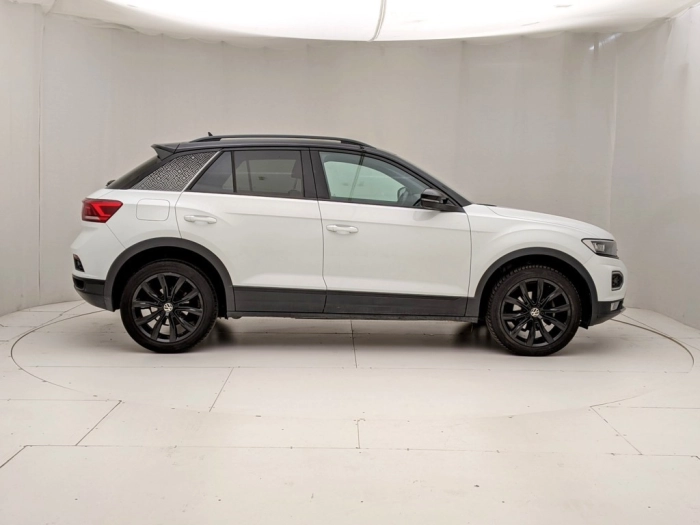 img-2 Volkswagen T-Roc Volkswagen U1279345