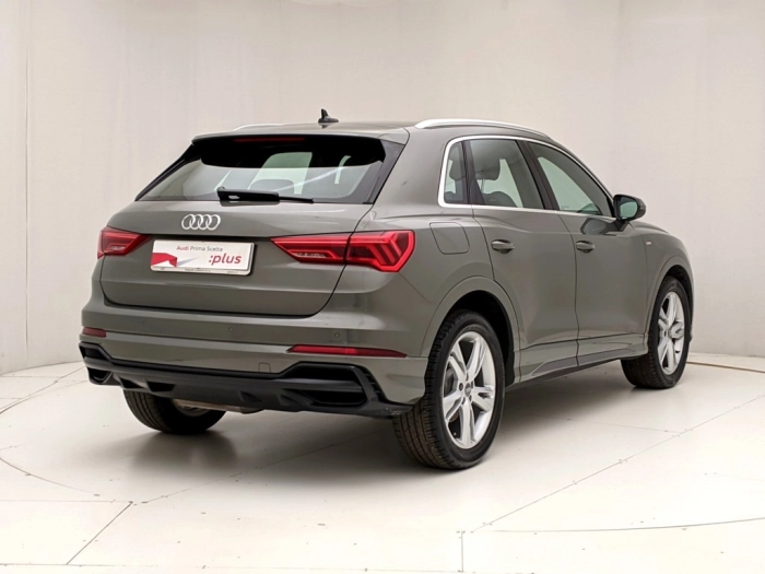 img-1 Audi Q3 Audi U1278163