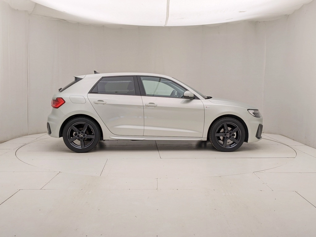 img-2 Audi A1 Audi U1284185