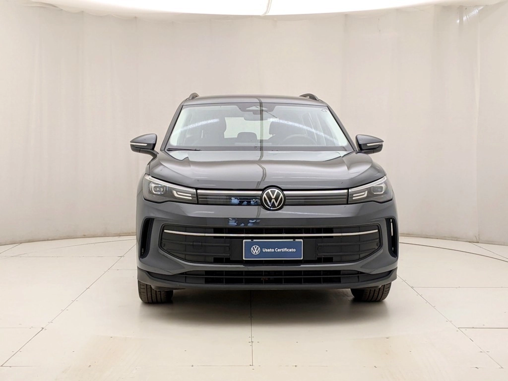img-1 Volkswagen Tiguan Volkswagen U1284245