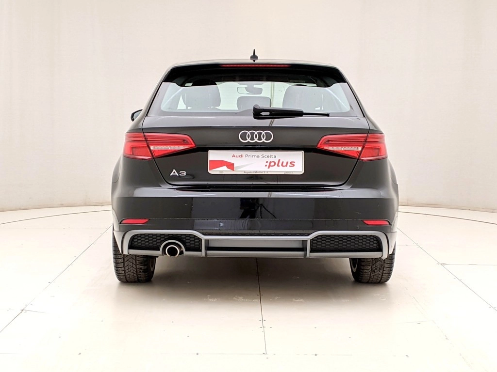img-4 Audi A3 Audi U1284261