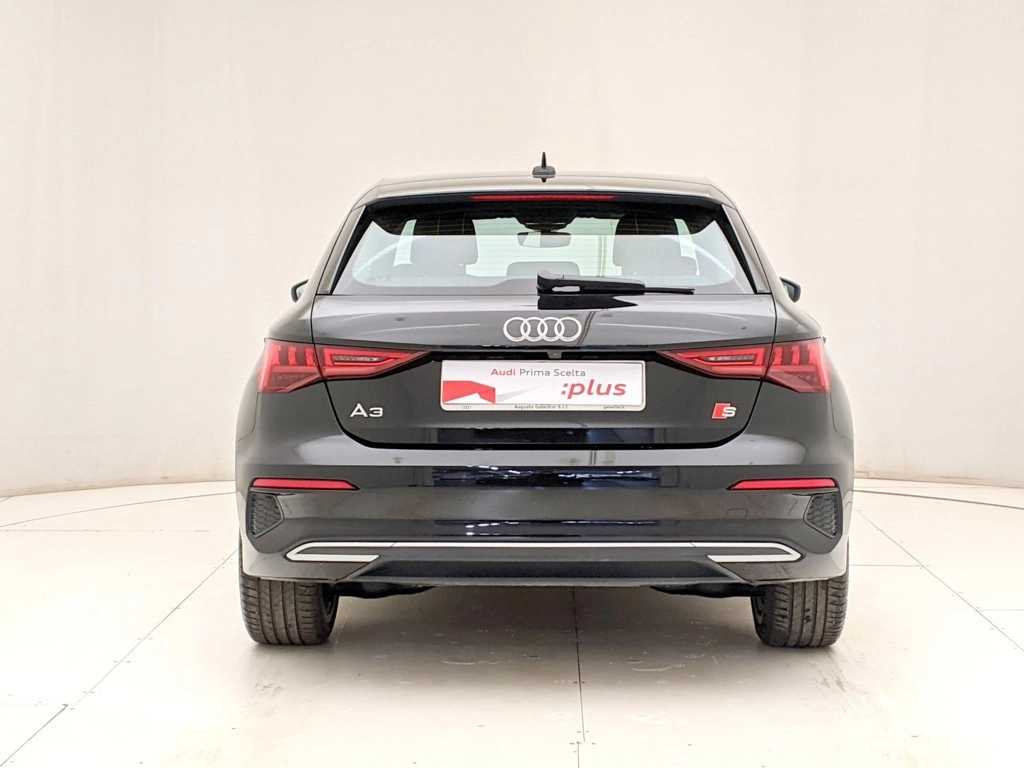 img-4 Audi A3 Audi U1284477
